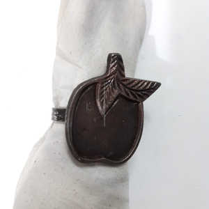 Servilletero de metal adornado con Motivo de Hoja detallado, ideal para bodas, fiestas y mesas de lujo - Product Image 6