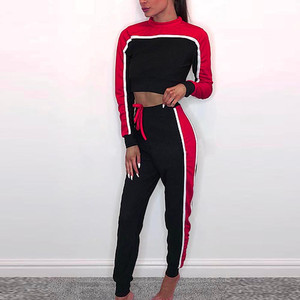 Ensemble de survêtement 2-en-1 en polaire antistatique pour femme, avec blocs de couleur, comprenant un haut court à manches longues et col rond et un pantalon de jogging à cordon de serrage sur le côté - Product Image 1