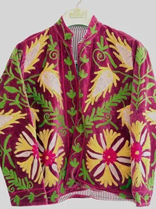 Veste Suzani brodée bohème violette à motif floral, manches longues, col montant, vêtements d'extérieur pour femmes pour l'hiver - Product Image 4