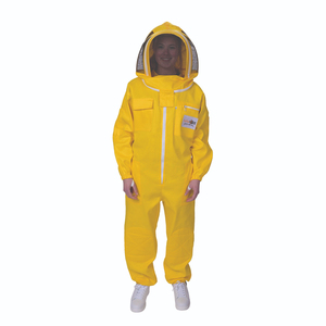 Traje de Apicultura Moderno y Ventilado Hecho en Pakistán para una Experiencia Cómoda, Ropa Deportiva Profesional - Product Image 1