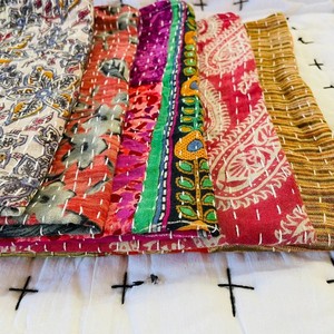 Serviettes de table Kantha en pur coton personnalisées, toutes saisons, multicolores, réutilisables, jetables pour la Saint-Valentin - Product Image 5