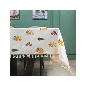 Elégante nappe en coton certifiée GOTS 100% de 8 pieds à moitié blanche avec un design brodé polyvalent pour toute occasion de dîner - Product Image 4