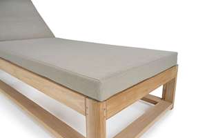 Chaise longue traditionnelle en teck CORFU avec design pliable, mobilier d'extérieur durable pour villa et hôtel au bord de la piscine - Product Image 5