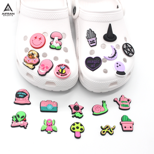 AIFRAN Breloques personnalisées en PVC pour chaussures, motifs 3D fleur, plante, serpent, boutons de boucle pour sabots, accessoires compatibles avec bracelets, cadeaux pour enfants, vente en gros - Product Image 1