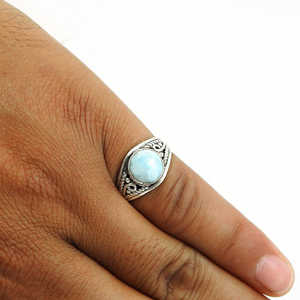 Anillo Grande Hecho a Mano en Plata de Ley 925 con Piedra Preciosa de Larimar Natural, Joyería Boho Moderna y a la Moda para Mujeres y Hombres - Product Image 2
