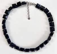 Collier en résine noire en forme de cœur chrétien de qualité supérieure MN EXPORTS, fait main, pendentif de mode, bijoux élégants pour femmes, pour les soirées