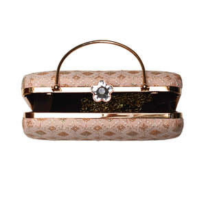 Pochette brodée tendance à motif boîte rose, élégante pour les mariages et les célébrations - Product Image 3