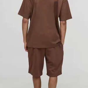 Ensemble jogging été personnalisé deux pièces, t-shirt et short 100% coton, pour la vente en ligne - Product Image 3