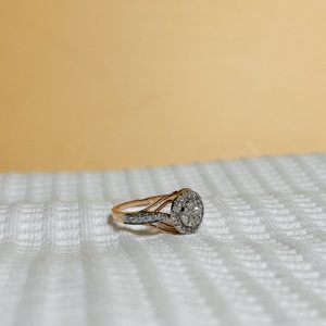 Bague de fiançailles et d'anniversaire pour femme en or rose 14 carats, sertie de diamants naturels taille brillant et diamants latéraux couleur H blanc, cadeau de luxe - Product Image 4
