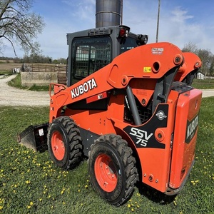 Venta al por Mayor de Cargadora Compacta Kubota SSV75 con Dirección Deslizante, Cargador Frontal, Motor Diésel de 74HP, Bomba Hidráulica y Caja de Cambios - Product Image 4