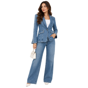Ensembles en jean pour femmes avec vestes en jean à col rabattu à manches longues et pantalons à jambes larges, détails de broderie en strass sur les poches - Product Image 1