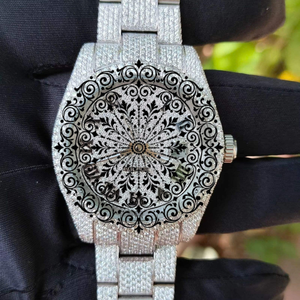 AMBER JEWELS นาฬิกาควอทซ์ผู้ชายสุดหรู ตัวเรือนขนาด 46 มม. สายนาฬิกาแซฟไฟร์คริสตัล หน้าปัดอะนาล็อก เรืองแสง ตัวล็อคแบบหัวเข็มขัด สไตล์วินเทจ - Product Image 2