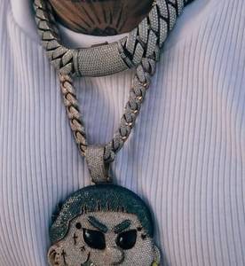 จี้รูปหน้าฮิปฮอปแบบ Iced Out พร้อมสร้อยคอ ผมสีฟ้า ตาสีดำ เพชรโมอิสซาไนต์ เครื่องประดับสั่งทำสุดหรู - Product Image 2