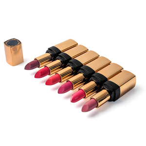 ลิปสติกเนื้อกำมะหยี่ 6 เฉดสี ติดทนนาน ให้ความชุ่มชื้น สีสวยแบบซาติน พร้อมกล่องสีทองสุดหรู - Product Image 3