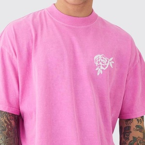 เสื้อยืดเจอร์ซีย์ผู้ชายทรงโอเวอร์ไซส์สีชมพูล้วน พิมพ์โลโก้ด้านหน้า ดีไซน์เรียบง่าย ผ้าฝ้าย 100% แห้งเร็ว ระบายอากาศได้ดี - Product Image 3