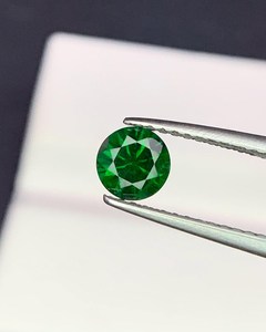 Pierre précieuse naturelle de péridot facetté, verte, sertie à griffes, plaquée argent, style Art Déco, pour la fabrication de bijoux (bague de fiançailles) - Product Image 6