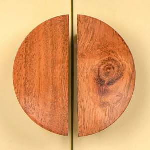 Poignée de meuble ronde en bois, forme demi-lune, design minimaliste, bouton durable pour tiroir et porte - Product Image 1