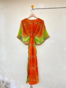 คาฟตันผ้าไหมอินเดียทำด้วยมือสีส้มและสีเขียว - Product Image 6