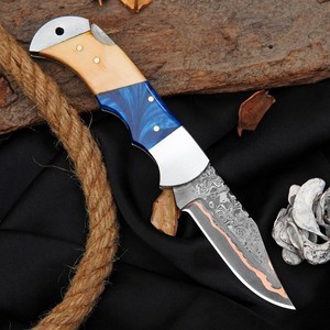 Couteau pliant artisanal en acier Damas cuivré avec manche en bois - OEM/ODM/Vente en gros - Couteau de survie personnalisable pour le camping, la chasse et les activités de plein air - Product Image 3