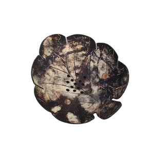 Porte-savon en bois de noix de coco/porte-savon en coquille de noix de coco à utiliser dans la salle de bain fabriqué au Vietnam par Eco2go - Product Image 2