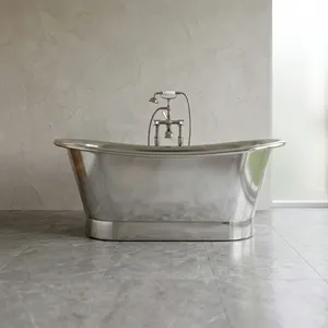 Baignoire autoportante de luxe en acier inoxydable chromé, fabriquée à la main, pour une immersion moderne et relaxante - Product Image 6