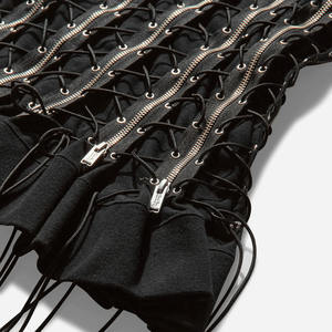 Sudadera gótica con capucha, cordones en la parte delantera y detalles de flecos, corte holgado, unisex, de algodón negro tejido, estilo otoñal. - Product Image 3