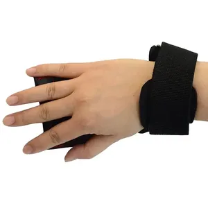 QASWA SPORTS Sangles de musculation en cuir noir avec logo personnalisé, support de poignet robuste pour soulevé de terre, fermeture avancée - Product Image 4