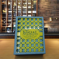 Porte-menu élégant et de qualité supérieure en cuir PU découpé au laser, durable, avec logo personnalisé en nickel pour hôtels et restaurants