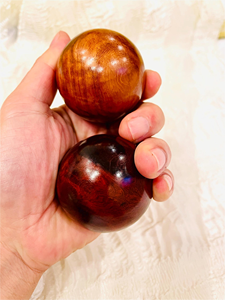 FAIZA CRAFT Boules rondes en bois massif naturel personnalisées avec motif végétal pour la décoration de la maison - Design floral et botanique - Product Image 3