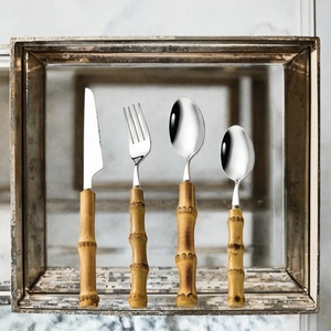 Ensemble de couverts en or très demandé, en acier inoxydable, avec manche en bambou véritable, design contemporain, finition polie miroir, cadeaux d'affaires - Product Image 3