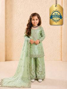 Ensemble Sharara pour filles avec broderies riches et dupatta – Tenue de fête pour enfants - Product Image 4