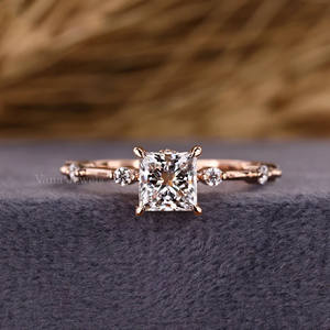 Anillo de compromiso de diamante cultivado en laboratorio Princess Cut en oro sólido de 14K con ajuste de pavé de distancia Certificado IGI para ocasiones especiales - Product Image 4