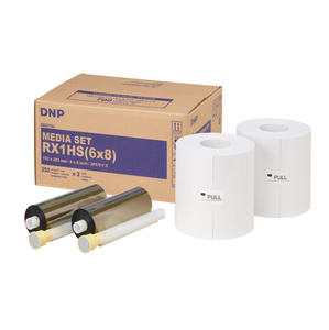 Kit de médias DNP DS-RX1HS : Papier photo brillant/lustré 6x8, 700 impressions (350/rouleau), Kit de ruban de sublimation par transfert thermique pour borne photo/kiosque, 6,3 kg - Product Image 1