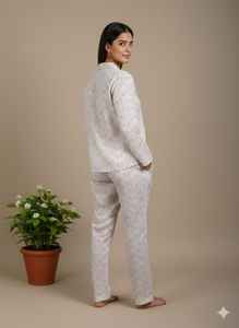 Conjunto de Pijama con Cintura Elástica, Ropa de Dormir Cómoda y Transpirable, Nuevo Diseño Único y Elegante de la Mejor Calidad - Product Image 3
