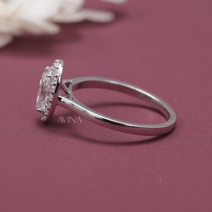 แหวนหมั้นเพชรเม็ดเดี่ยวทรงรีขนาด14K สีขาว/กุหลาบและเหลืองทองได้รับการรับรองจาก IGI - Product Image 4
