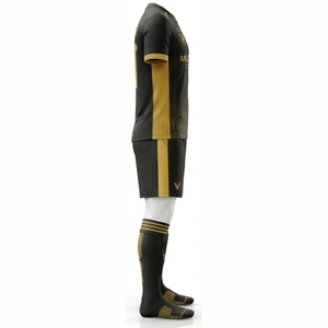 Uniforme de football personnalisé noir et or unisexe à manches courtes, respirant, sublimé, 100% polyester, col rond, pour tous - Product Image 3