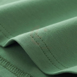 T-shirt décontracté simple pour homme, conçu avec un tissu léger pour un confort et une facilité quotidiens, 100 % coton - Product Image 4