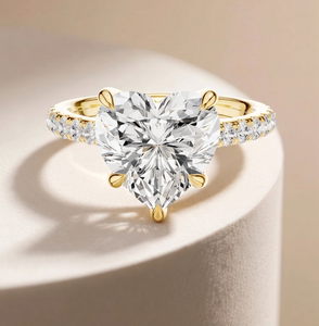 Anillo de Compromiso Clásico con Diamante Cultivado en Laboratorio en Forma de Corazón de 4 Quilates para Mujer, Oro de 10K/14K/18K/22K, Chapado en Rodio, Certificado IGI - Product Image 1