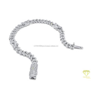 Pulsera de Lujo con Eslabones Cubanos de Moissanita en Oro Rosa con Mariposa, Piedras Simuladas de Diamante VVS y Diseño Totalmente Cubierto de Piedras - Product Image 2