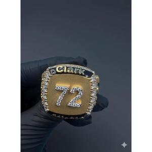 Anillo de Campeonato Hip Hop Personalizado con Número 72 y Nombre, Anillo de Plata 925 Chapado en Oro Amarillo de 14K con Moissanita - Product Image 1