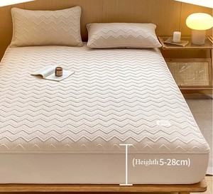 Protector de Colchón Acolchado Transpirable, 300 Hilos, 100% Poliéster, Lavable a Máquina, Funda de Colchón para Todas las Temporadas - Product Image 2