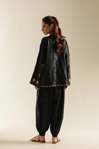 Kurta en coton noir brodé pour femme, coupe ample traditionnelle, vêtements décontractés indiens et pakistanais, longueur au sol, tenue de soirée de haute qualité - Product Image 6