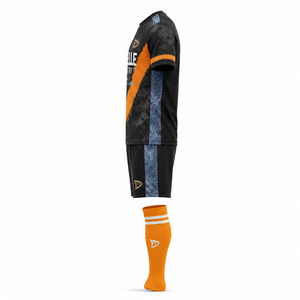 Fabricant professionnel de kits de football personnalisés par sublimation : uniforme de football complet pour équipe avec maillot à manches courtes col en V et short - Product Image 5