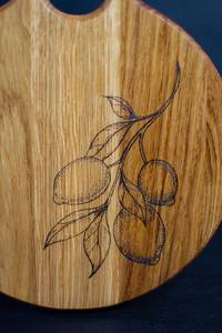 Round Sustainable Wooden Chopping <b>Board</b> Made From Eco Friendly Materials for Environmentally Conscious Kitchen Enthusiasts By UO - Product Image 5