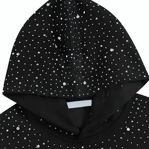 เสื้อฮู้ดประดับเพชรเทียมสุดฮิต เหมาะสำหรับใส่ลำลองทุกวัน โดดเด่นด้วยดีไซน์เพชรเทียมที่สะดุดตา - Product Image 3