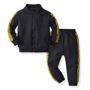 Ensemble de survêtement pour garçons, imprimé géométrique noir, manches longues, fermeture éclair, style sportif, vêtements d'automne, coupe régulière avec poches latérales - Product Image 1