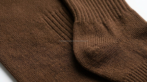 FONILBEST SPORTS WEARS Chaussettes ras du cou bleues rayées pour femmes, séchage rapide, respirantes, tricotées, écologiques, antidérapantes, fines, en polyester avec revers - Product Image 2
