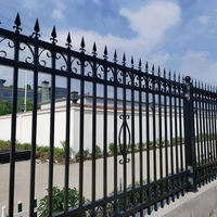 Valla de Jardín de Acero Moderna, de Acero Galvanizado Negro, con Púas Metálicas, para Parques Deportivos, de 6x8, con Parte Superior Plana de Hierro Forjado, Modelado 3D