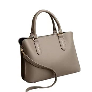 Bolso de mano informal para mujer, ligero, elegante y duradero, perfecto para uso diario, viajes y actividades al aire libre - Product Image 6