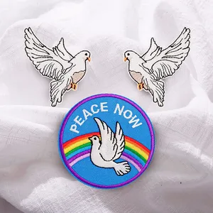 แผ่นปะผ้าแคนวาสลายปักรูปนกพิราบและสายรุ้งรูปวงกลมแบบรีดร้อน ยี่ห้อ Peace Now Eco-Friendly สำหรับตกแต่งเป็นของขวัญ - Product Image 2